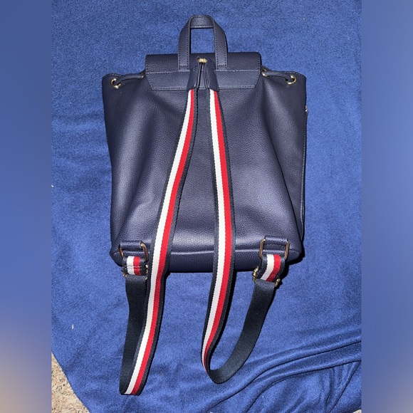 Tommy Hilfiger Navy Blue Drawstring Backpack Bag And Striped Wallet Bundle - Picture 6 of 10